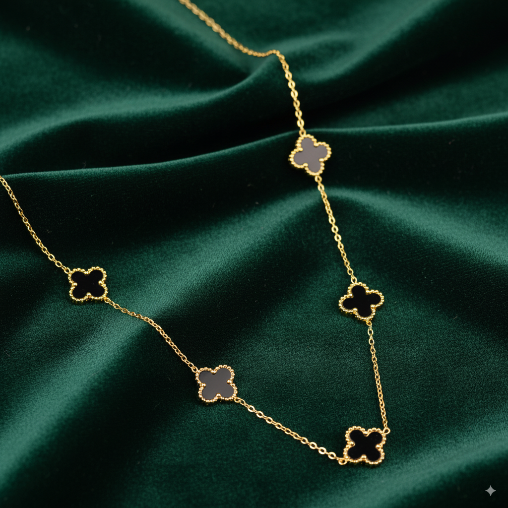 clover pendant necklace.