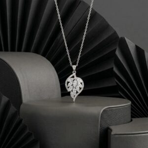 Silver-pendant-necklace